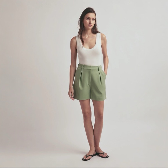 Favorite Daughter The Favorite Short in Basil - Picture 4 of 10